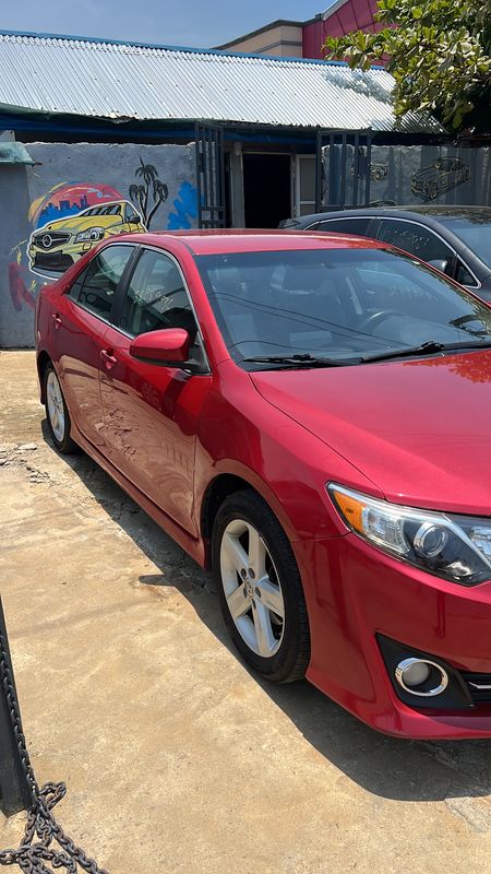 Thumbnail 3 of 2013 TOYOTA Camry SE